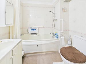 BATHROOM- click for photo gallery